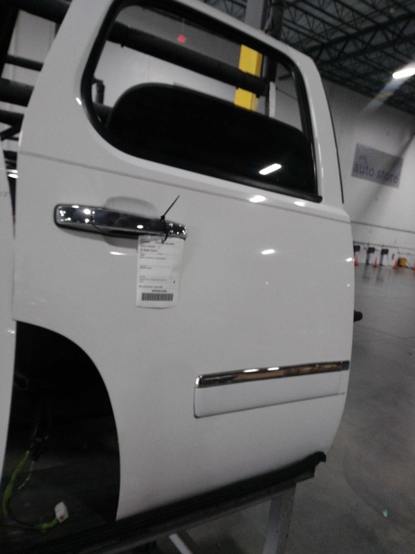 2014 GMC Yukon Rear Right Door White 50U Good Condition 369966