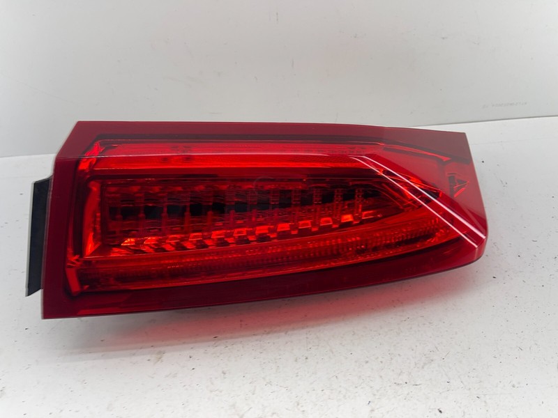 13-18 CADILLAC ATS DRIVER LEFT LH BRAKE STOP TAIL LIGHT LAMP OEM