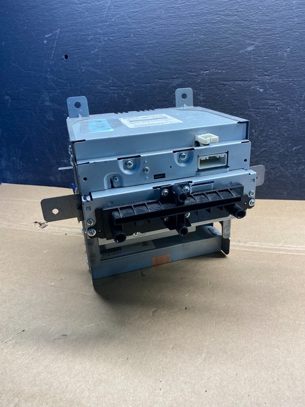 2008 to 2009 Subaru Tribeca CD Player Radio Receiver Control AD4928 DG