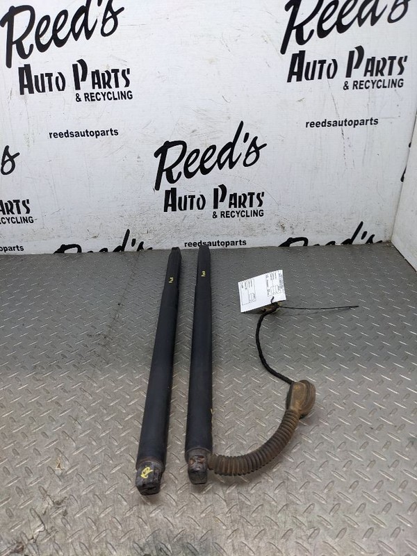 15-20 TAHOE SUBURBAN YUKON PAIR OF REAR LID GATE ELECTRIC SHOCK STRUTS 1183599