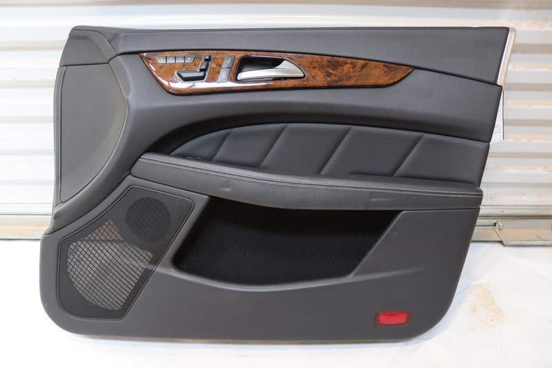2012-2018 MERCEDES CLS550 W218 FRONT RIGHT PASSENGER SIDE DOOR PANEL COVER OEM