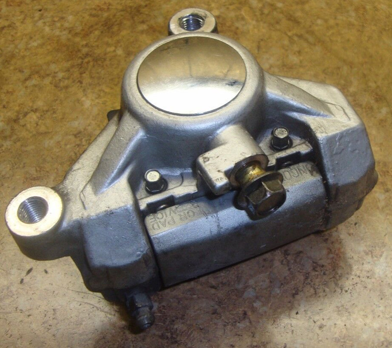 1985 Yamaha XV700 XV 700 Virago Right Front Disk Brake Caliper Wheel 85