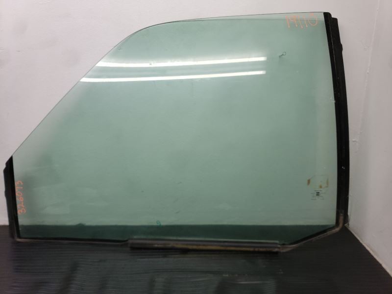99-00 Cadillac Escalade Front Left Driver Door Glass Window OEM 15612851