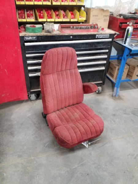 SUBCHEV15 1990 Front Seat 248434