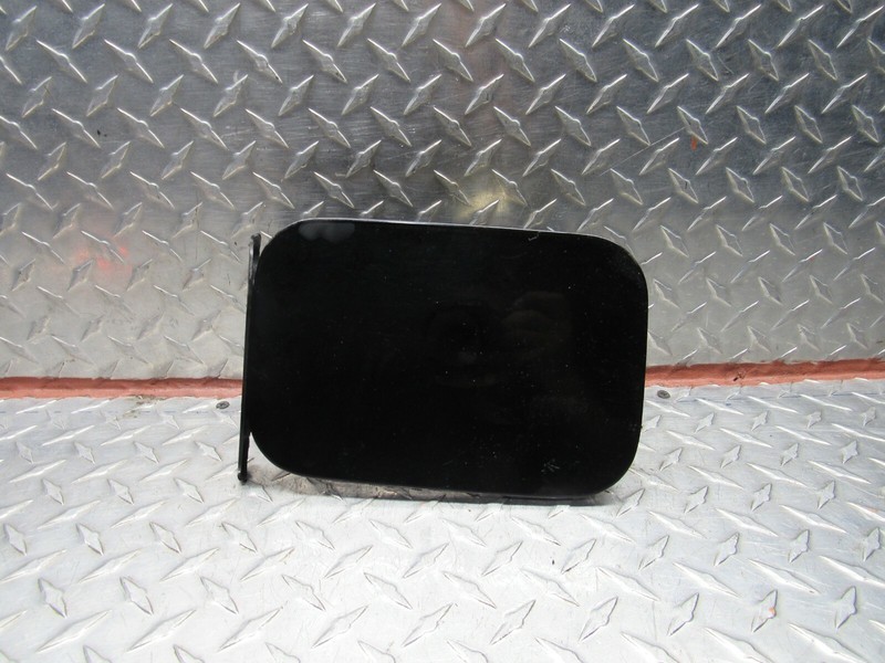 2003 INFINITI G35 4 DOOR GAS TANK DOOR FUELFILLER LID COVER WITH GAS CAP BLACK