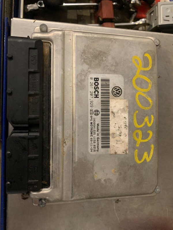 VOLKSWAGEN PASSAT ENGINE COMPUTER EBX ECU PCM BRAINBOX 0261207929