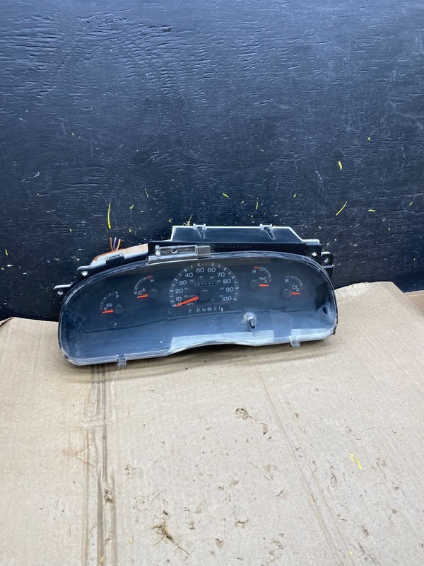 1997 to 2003 Ford E350 VAN Gauge Speedometer Cluster Oem x5944 DG