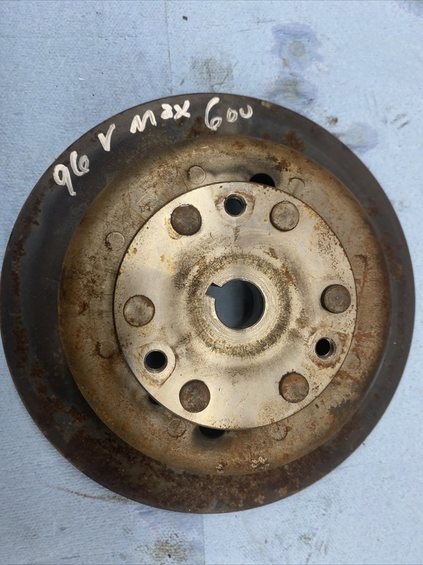 1994 - 1996 YAMAHA Snowmobile VMAX 600 Motor FLYWHEEL Magneto Good