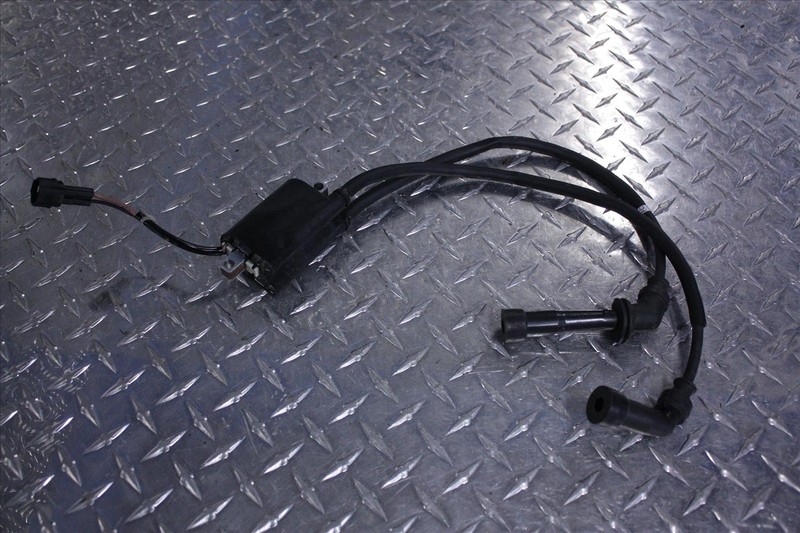 09 SUZUKI DL 650 V-STROM IGNITION COIL WIRE PLUG BOOTS 2 FRONT DUAL DL650