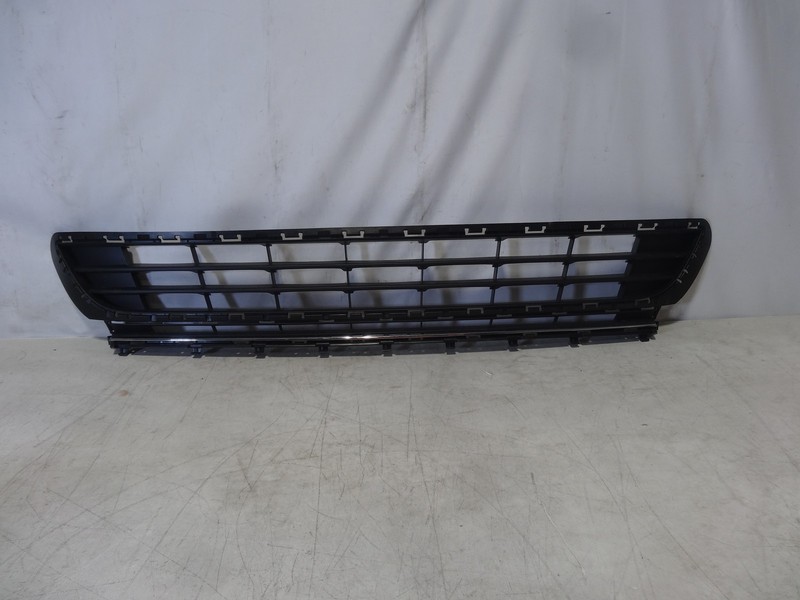2014-2017 Volkswagen Golf Used Front Bumper Lower Grille