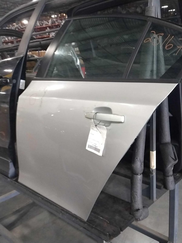Chevrolet Cruze 2016 Left Rear Door SILVER 657500 5324