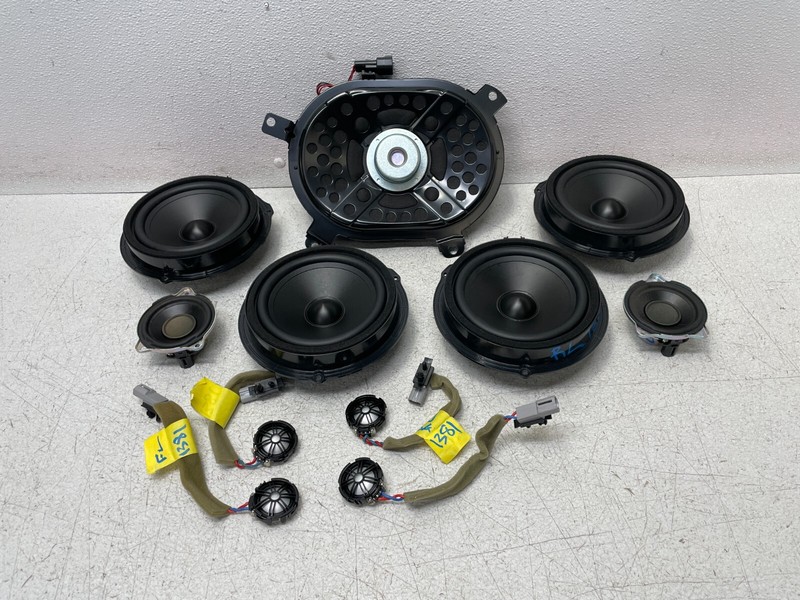 15-17 Land Rover Discovery Sport Subwoofer Door Tweeter Speaker Set 1381 OEM