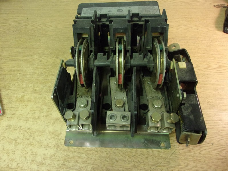 Allen Bradley 1494V-DS400 Disconnect Switch 400A Series A *FREE SHIPPING*