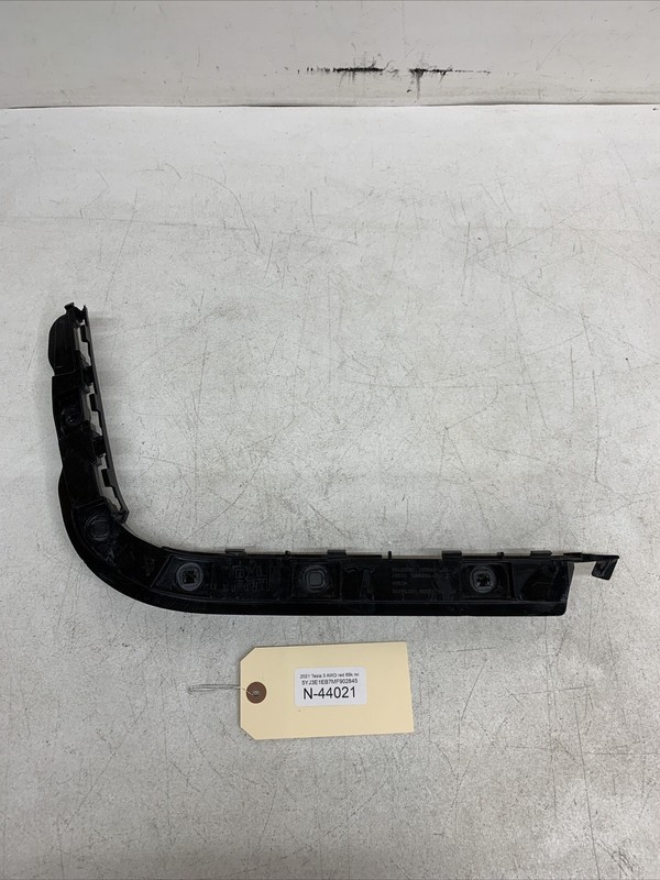 17-22 Tesla 3 Rear RH Bumper Wing Retainer Bracket Mount 1083991-00-J 44021 B44