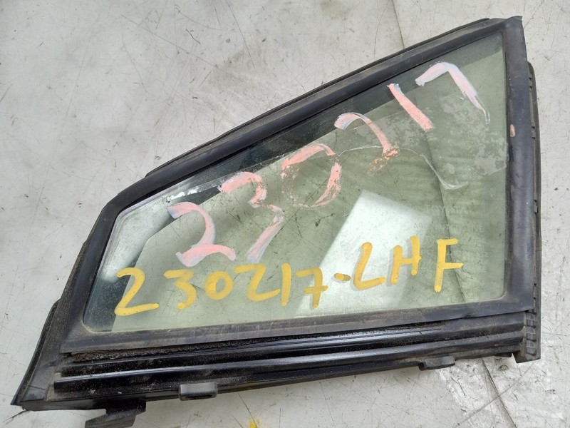 18 19 20 TOYOTA C-HR LE FRONT DRIVER LEFT DOOR VENT GLASS