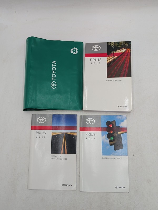 17 2017 Toyota Prius owners manual with quick Reference guide And Case