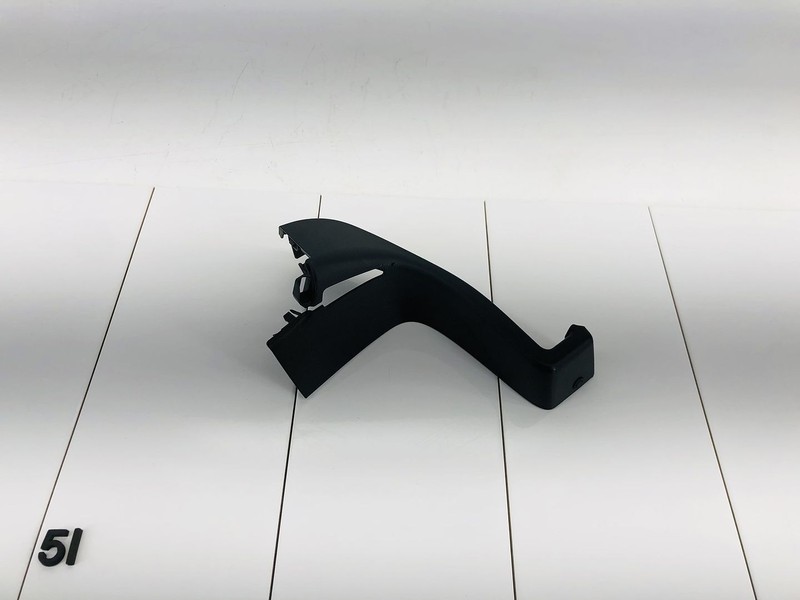 17-19 FIAT 124 SPIDER FRONT LEFT DRIVER SIDE LOWER SEAT BELT TRIM COVER OEM