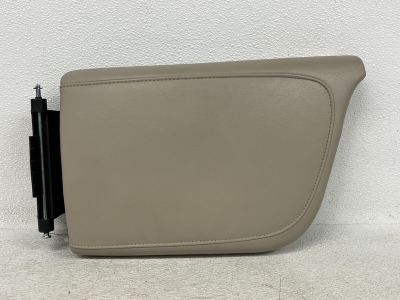 ⭐2018-2021 BUICK ENCLAVE FRONT ARMREST STORAGE COMPARTMENT LID BEIGE OEM LOT2578