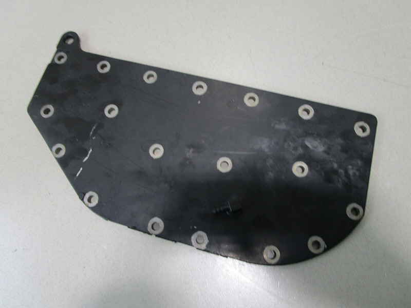 0323087 Evinrude Johnson 60-75 Hp Outboard Exhaust Manifold Cover