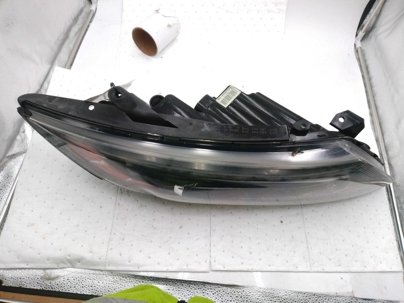 2015 KIA Optima Right Headlight Assembly Blue OEM Used - 133K Miles, Rock Chips