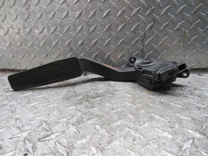 2007 DODGE CHARGER ACCELERATOR GAS PEDAL 04861714AB