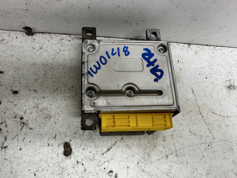 1999 Volvo 70 Series Sdn & Sw Occupant Module Computer ID: 9472727D