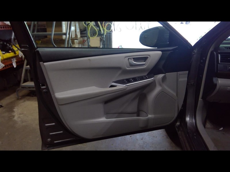 2016 CAMRY Driver Left Front Door Trim Panel 1615991