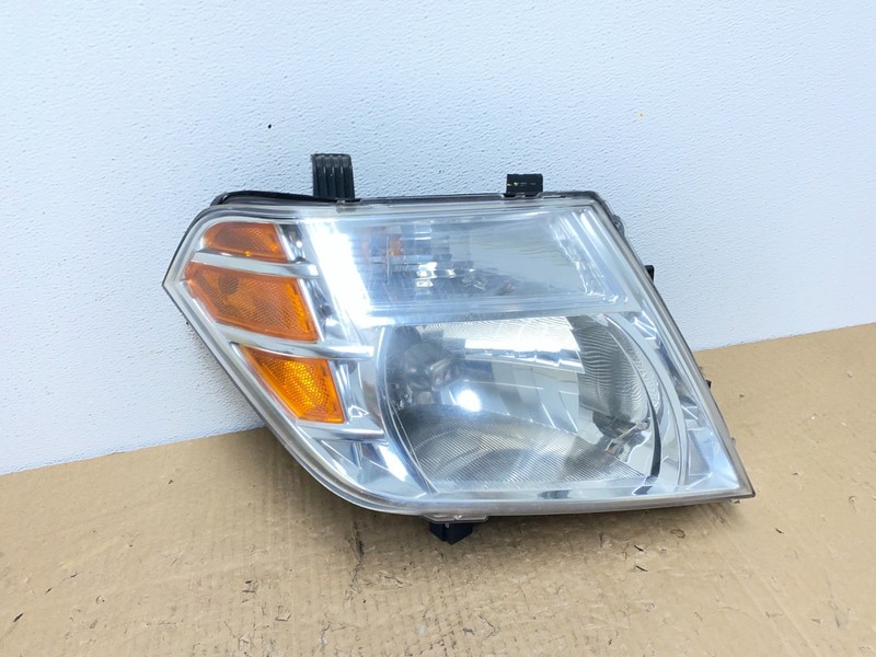 2008 to 2012 Nissan Pathfinder Halogen Headlight Right Passenger AC4081 DW