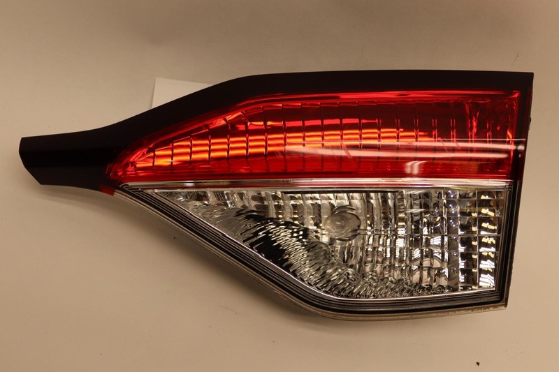 2020-2022 TOYOTA COROLLA SEDAN RIGHT PASSENGER TRUNK INNER TAIL LIGHT LAMP OEM