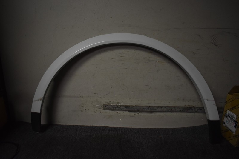 2019-2020 PORSCHE CAYENNE S WHEEL OPENING MOLDING RIGHT SIDE FACTORY OEM