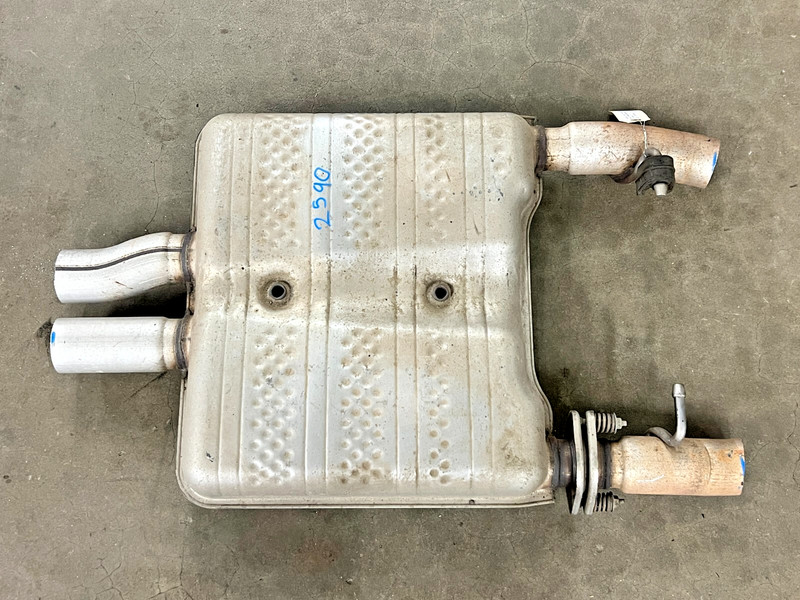 ⭐2008-2010 DODGE CHALLENGER SRT8 MUFFLER EXHAUST RESONATOR PIPE 69K LOT2590