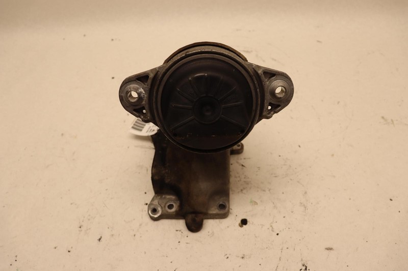 2010-2016 MERCEDES E-CLASS E350 W212 LEFT DRIVER ENGINE MOTOR MOUNT SUPPORT OEM