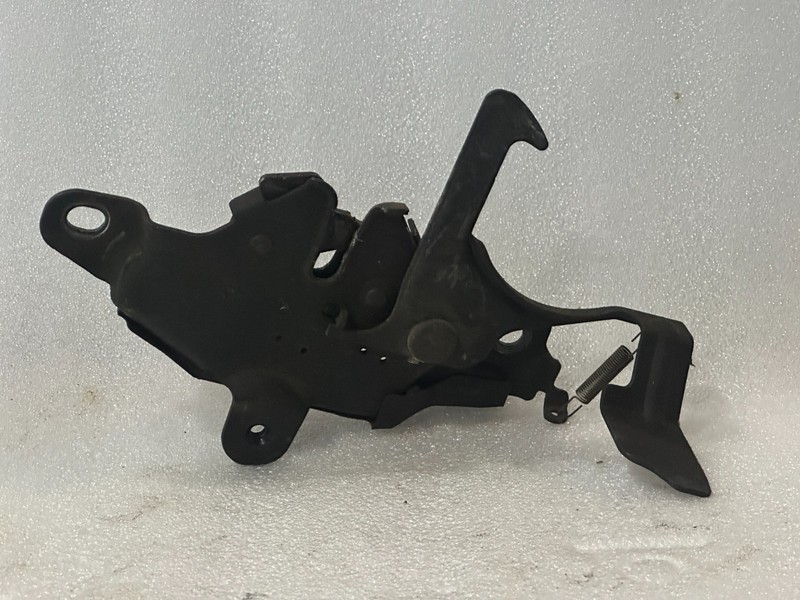 2001-2004 Toyota Tacoma XtraCab HOOD LATCH OEM