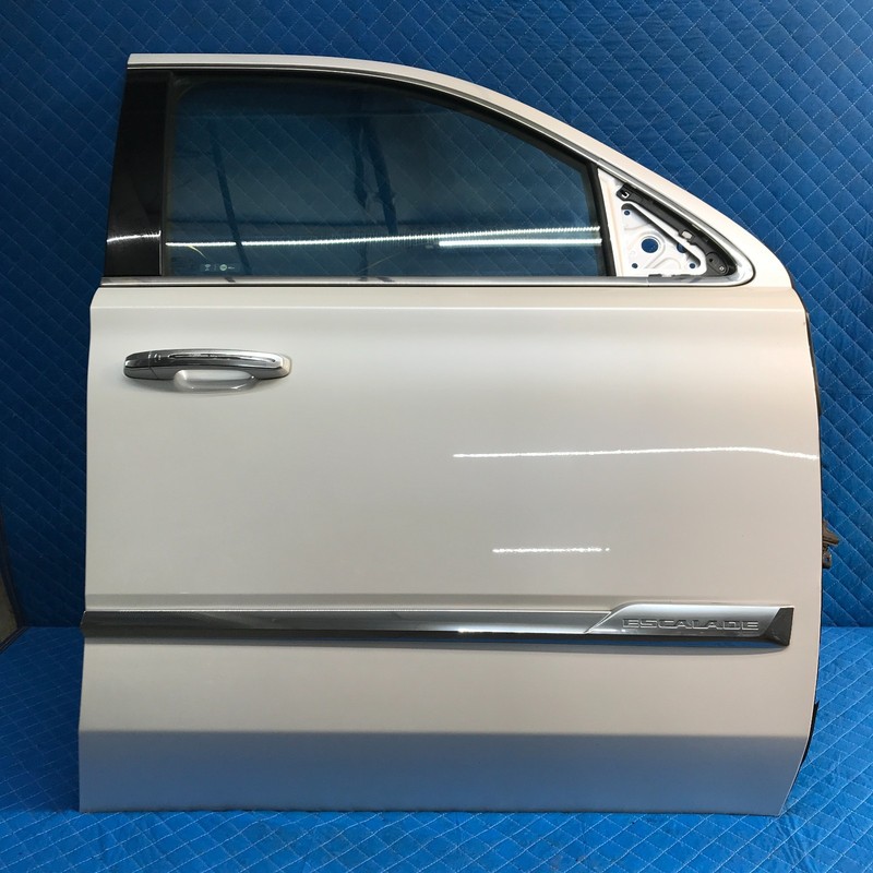 15-20 CADILLAC ESCALADE FRONT RIGHT PASSENGER SIDE COMPLETE DOOR ASSEMBLY WHITE