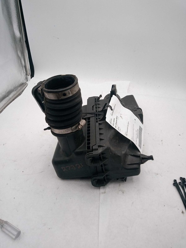 2015 Nissan Versa Air Cleaner Assembly OEM 1.6L White 116K Miles
