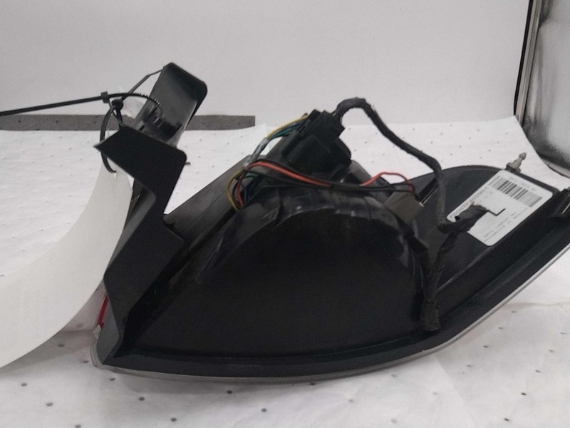 2014 Lincoln MKX Left Tail Light Assembly White OEM 4DR SUV 127K Miles