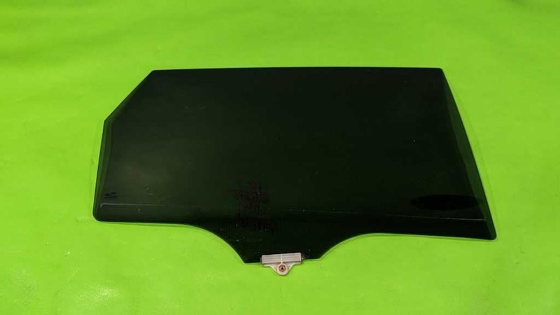 16 17 18 SORENTO PASSENGER RIGHT REAR WINDOW DOOR GLASS OEM 4578-63