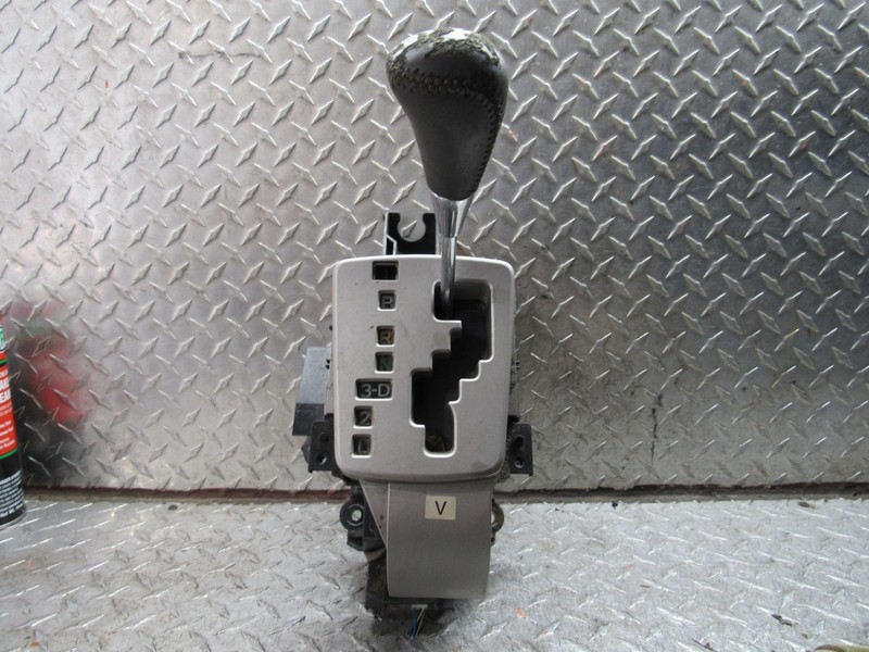 2010 TOYOTA COROLLA 1.8L AUTOMATIC TRANSMISSION FLOOR SHIFT SHIFTER LEVER GEAR