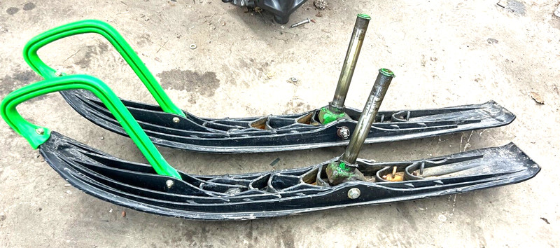 ARCTIC CAT SNOWMOBILE F5 F6 F8 SKIS AND SPINDLES 2007-2011