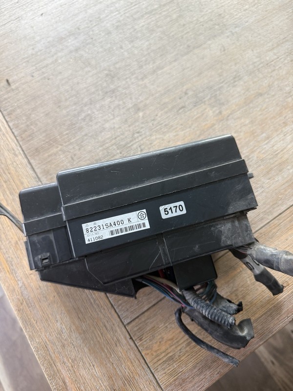 2005 Subaru ForesterEngine Fuse Box 2.5L OEM 82231sa400 K