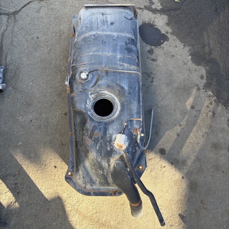 99 Isuzu Rodeo 4 Cyl Fuel Tank 8972038140 OEM