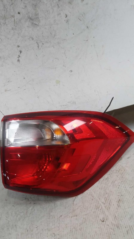 Used Right Inner Tail Light Assembly fits: 2018 Ford Ecosport SE bright red lens