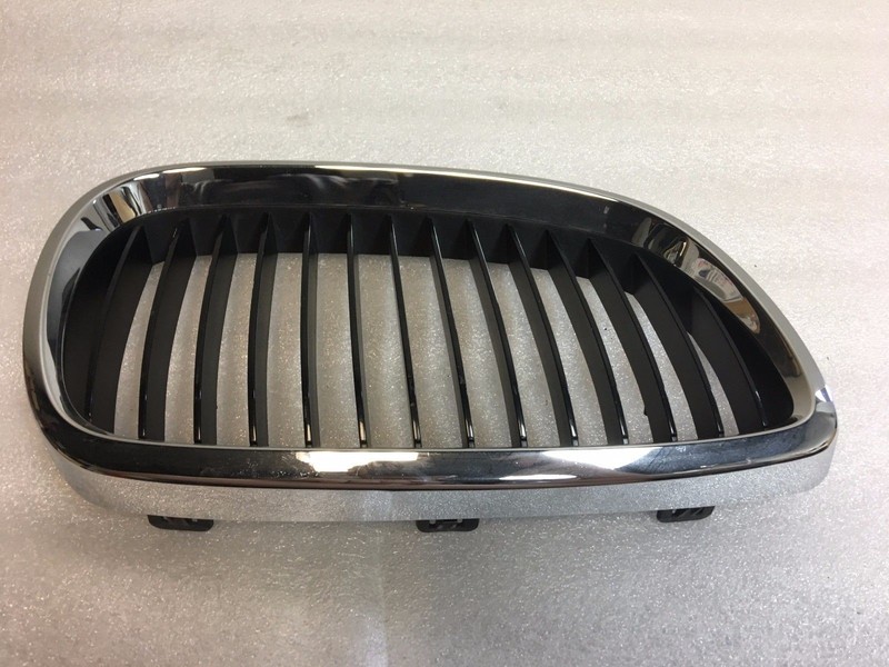 BMW 3-Series Right Passenger Side Chrome Grille P/N 224059-10