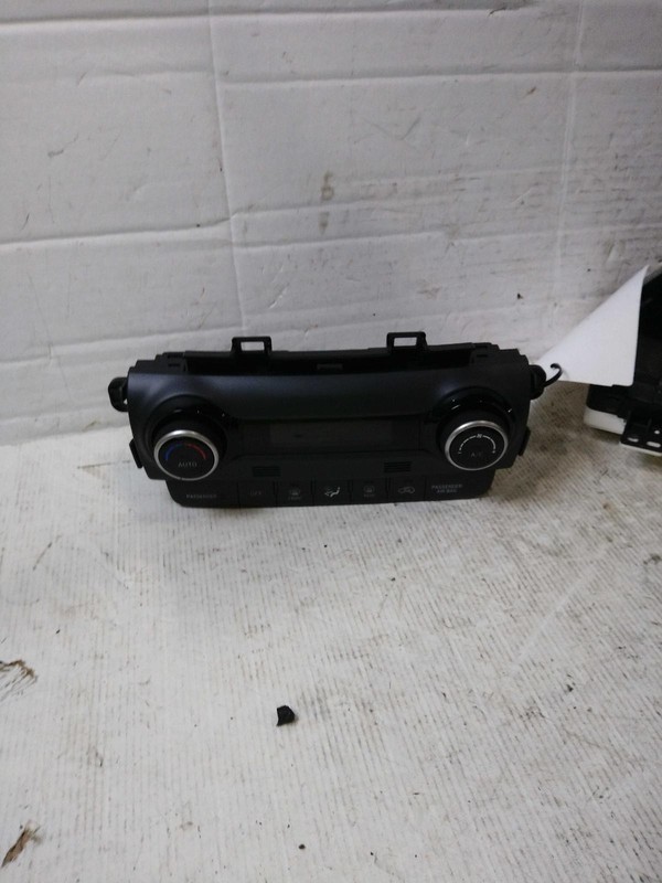 2018 Hyundai KONA A/C Selector Switch OEM Grey 97250J9380 112K Miles