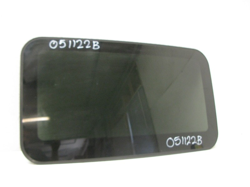 04-08 AUDI B7 A4 S4 QUATTRO FWD SEDAN SUN ROOF SUNROOF GLASS ONLY OEM 051122B
