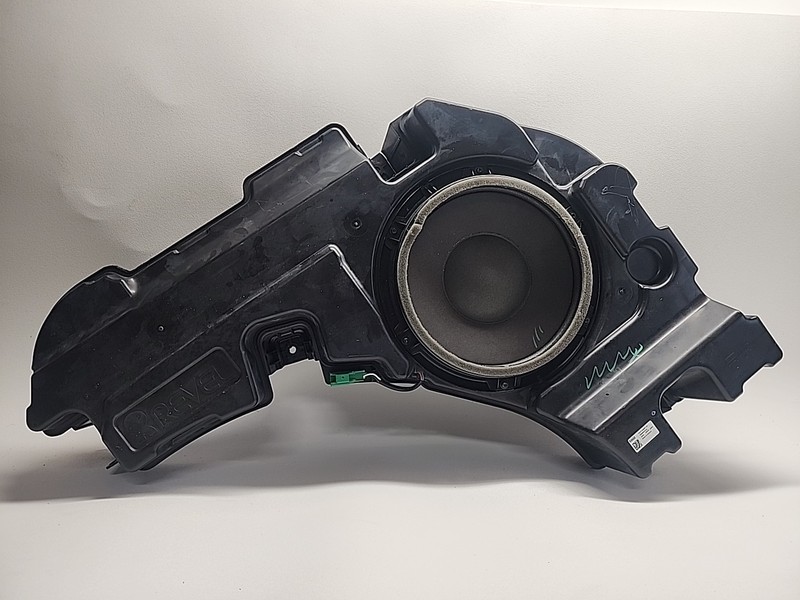 19 20 21 22 Lincoln Nautilus Subwoofer Speaker Box FA1T-19A067-AA OEM
