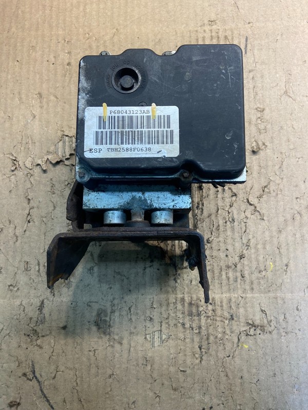 2009 Dodge Durango ABS Anti Lock Brake Pump OEM z8990 DG