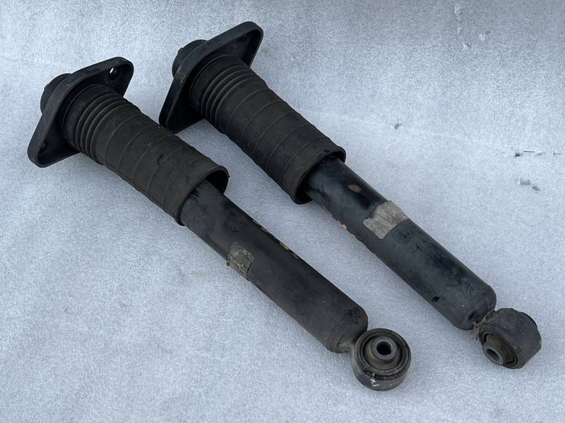 2017 2018 2019 2020 NISSAN PATHFINDER REAR SHOCK ABSORBERS PAIR 4x2 FWD
