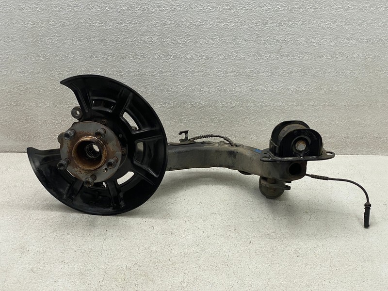 2009-2016 BMW Z4 REAR RIGHT PASSENGER SIDE SPINDLE KNUCKLE OEM LOT758
