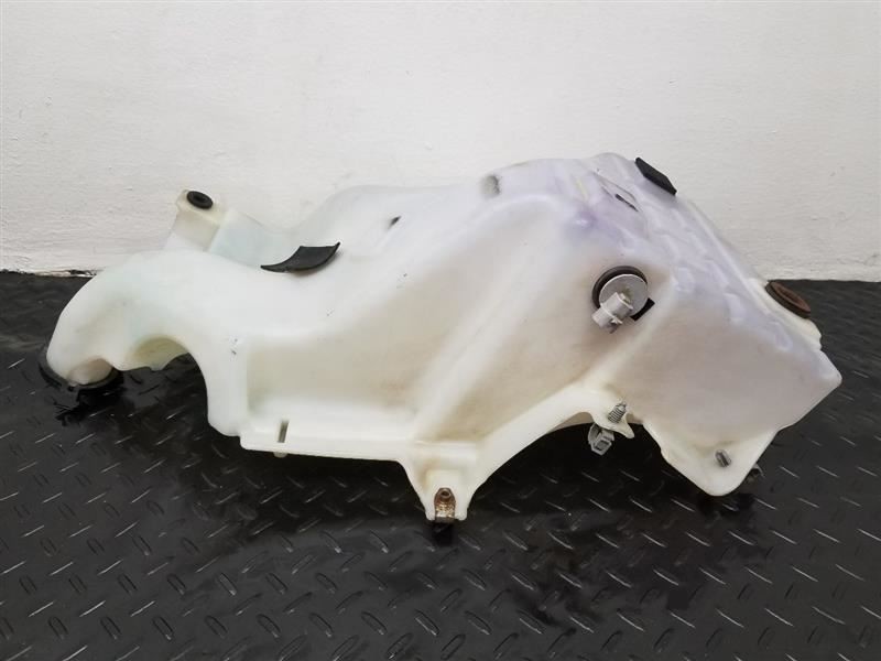 02-09 GMC Envoy Washer Reservoir (Opt U68) W/ Information Display OEM 25796345